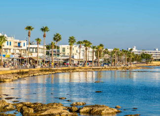 Cipru s-a deschis turiștilor vaccinați