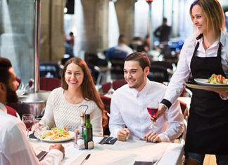 Reîntoarcerea la normalitate : restaurantele și hotelurile, la 100% din capacitate cu persoane vaccinate de la 1 iunie