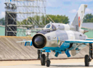 Un MiG-21 LanceR românesc a făcut spectacol la unul din cele mai mari showuri aviatice din lume (video)