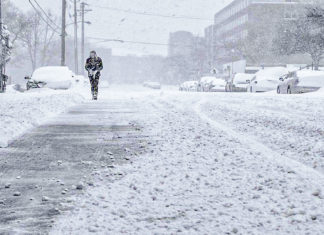 Cod galben de burniță și polei în zone din șapte județe