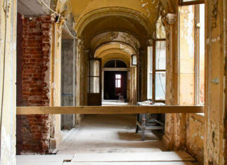 În ce stadiu este viitorul sediu al CJ Bihor, Palatul Finanțelor, aflat în reabilitare din august 2022?