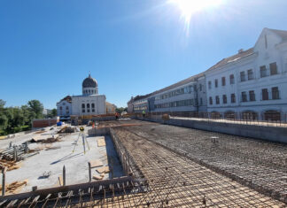 Stadiul lucrărilor la piațeta de deasupra Parcării Independenței