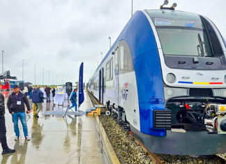 Primul tren electric PESA pentru România, prezentat la Oradea